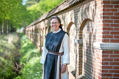 Zuster Katharina Michiels, abdis van de trappistinnen in de Abdij O.-L.-Vrouw van Nazareth in Brecht. © Mine Dalemans